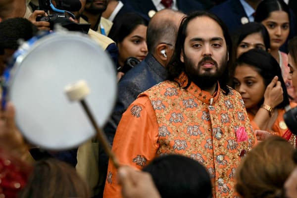 Le 3 juillet 2024, le fils du milliardaire indien Mukesh Ambani, Anant Ambani, en pleine célébration de son mariage