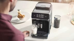 Comment résister à cette superbe machine à café à grain en promotion sur Amazon ?
