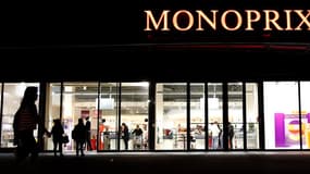 La direction de Monoprix a annoncé que les 94 magasins qui pratiquaient des nocturnes jusqu'à 22 heures fermeraient désormais à 21 heures