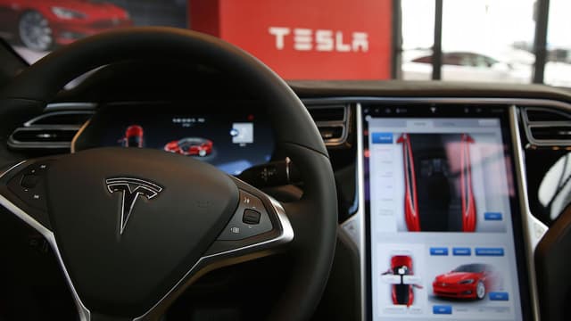 Mobileye accuse Tesla de "repousser les limites de la sécurité" et ainsi de discréditer la voiture autonome.