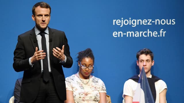 Emmanuel Macron annonce contracter un emprunt bancaire personnel pour financer sa campagne. 