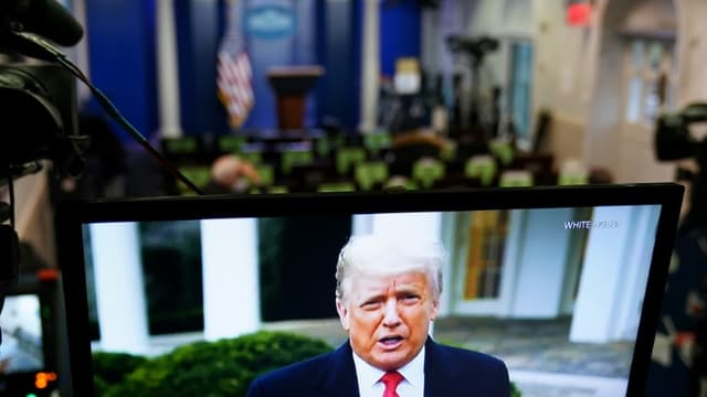 Le président Donald Trump s'adresse à ses partisans dans une vidéo supprimée par Twitter, Facebook et Youtube, le 06 janvier 2021 