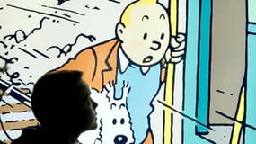 Une vignette lumineuse de Tintin exposée à la boutique du musée Hergé de Louvain-La-Neuve en Belgique