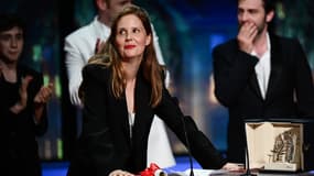 La Française Justine Triet a remporté samedi la Palme d'or à Cannes pour "Anatomie d'une chute", devenant la troisième réalisatrice sacrée de l'histoire du Festival.
