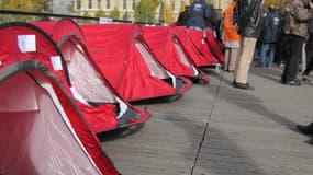 Les tentes sur le pont des Arts