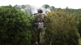 Des soldats ukrainiens participent à un exercice d'entraînement organisé par les forces armées britanniques dans le cadre du programme Interflex, dans l'est de l'Angleterre, le 17 juin 2025. Photo d'illustration