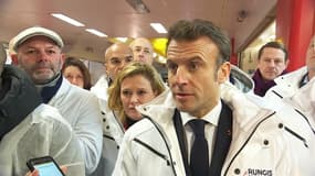 Retraites: pour Emmanuel Macron, la réforme "permet de créer plus de richesses pour le pays"