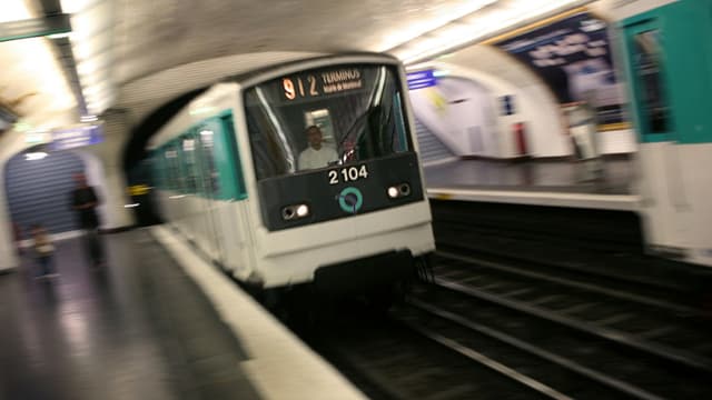 Le viol a eu lieu dans les escalators du métro parisien.
