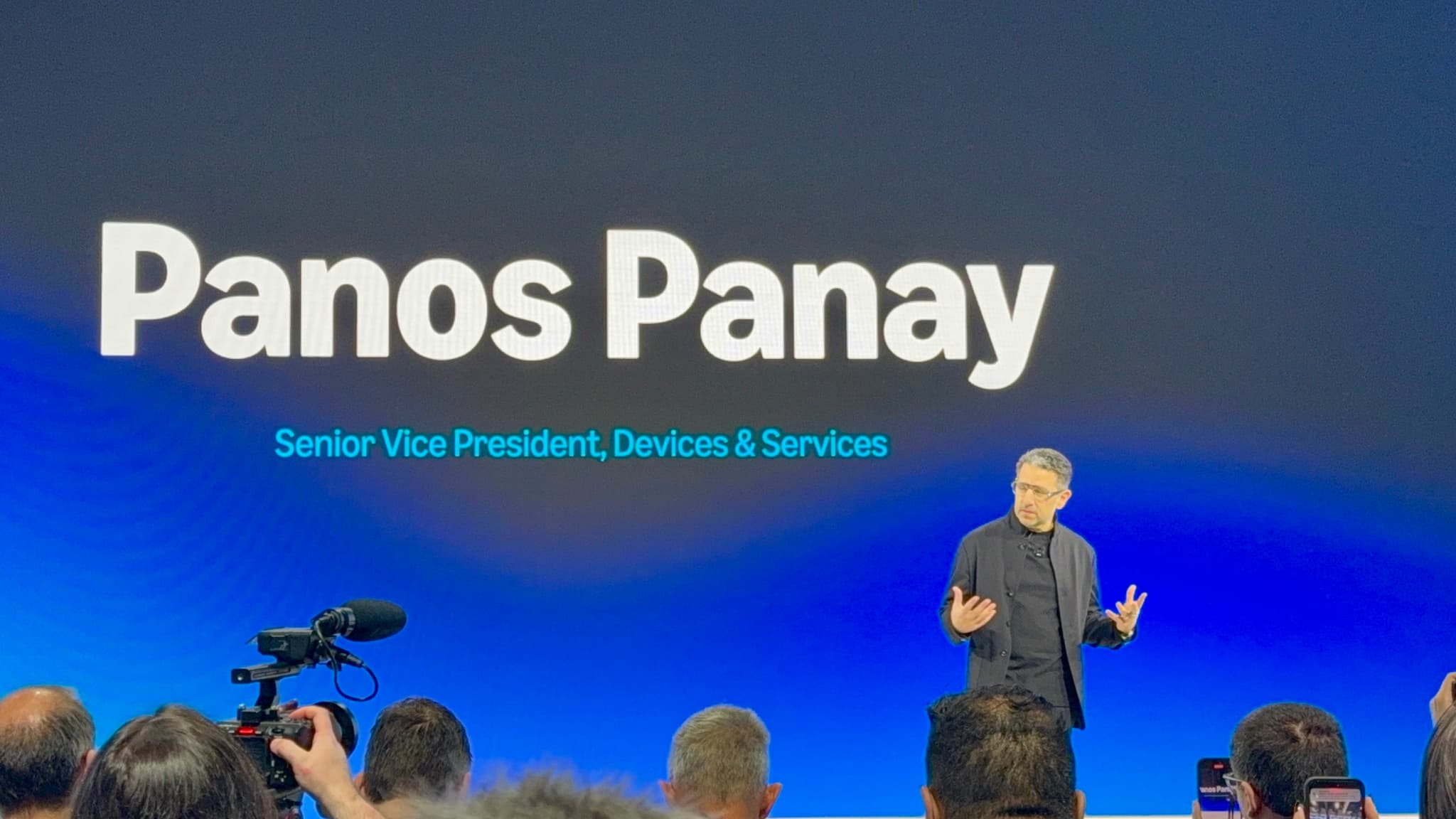 Panos Panay, le nouveau patron des appareils et services Amazon Panos Panay, le nouveau patron des appareils et services Amazon