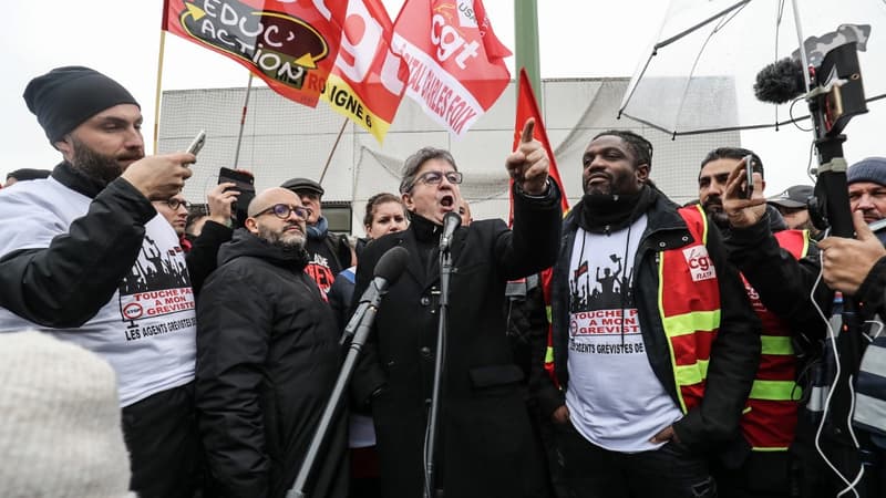 Jean-Luc Mélenchon ce lundi midi au dépôt de bus RATP de Vitry-sur-Seine dans le Val-de-Marne.