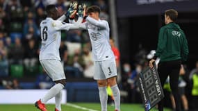 Edouard Mendy remplacé par Kepa lors de la séance de tirs au but entre Chelsea et Villarreal, lors de la Supercoupe d'Europe, le 11 août 2021.