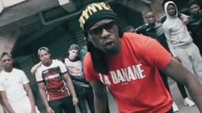 Jo Le Pheno dans le clip "Bavure"