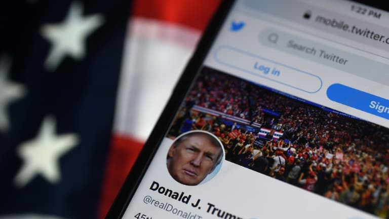 Twitter Et Facebook "signalent" Les Messages Publiés Par Donald Trump