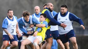 Oscar Jegou et Nolann Le Garrec très impliqués lors d'un entraînement du XV de France avant l'Ecosse, le 11 mars 2025