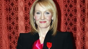 L'auteure de la saga Harry Potter, J.K. Rowling, à Paris pour recevoir la Légion d'Honneur en 2009.
