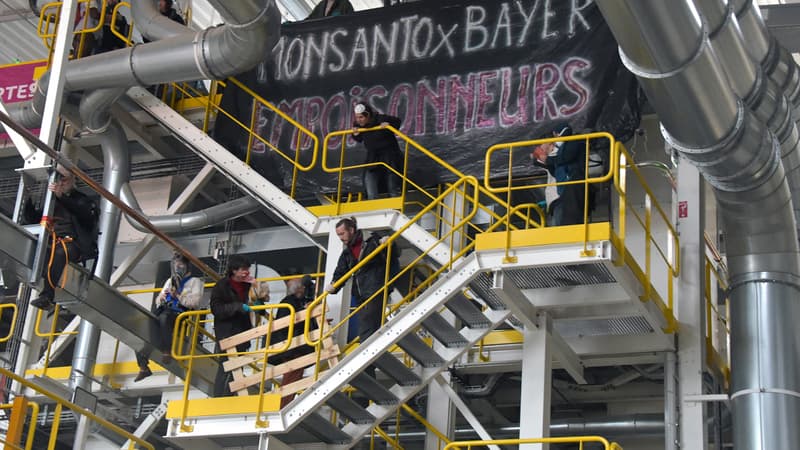 Les "Faucheurs volontaires" ont fait irruption dans l'usine Monsanto de Trèbes