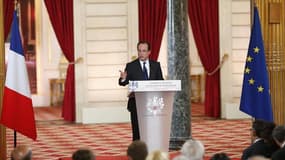 François Hollande, qui s'exprimait jeudi lors de la seconde conférence de presse de son quinquennat, s'est porté à "l'offensive" sur le front européen en s'engageant, à l'unisson d'Angela Merkel, à donner corps à une union politique dans les deux ans avec