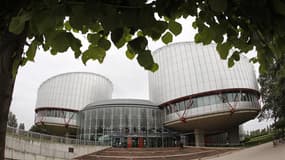 La France a été condamnée par la Cour européenne des droits de l'homme (CEDH) pour le suicide d'un détenu retrouvé pendu le 24 mai 1999 à la prison de la Santé. /Photo prise le 3 juillet 2012/REUTERS/Vincent Kessler