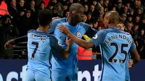 Yaya Touré entouré de Sterling et Fernandinho