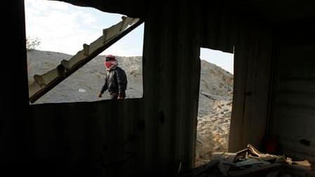 Après un raid israélien sur un camp d'entraînement de militants palestiniens à Khan Younès, dans le sud de la bande de Gaza. La violence s'est réveillée dimanche entre Israël et les activistes de la bande de Gaza, après l'annonce d'une trêve négociée par