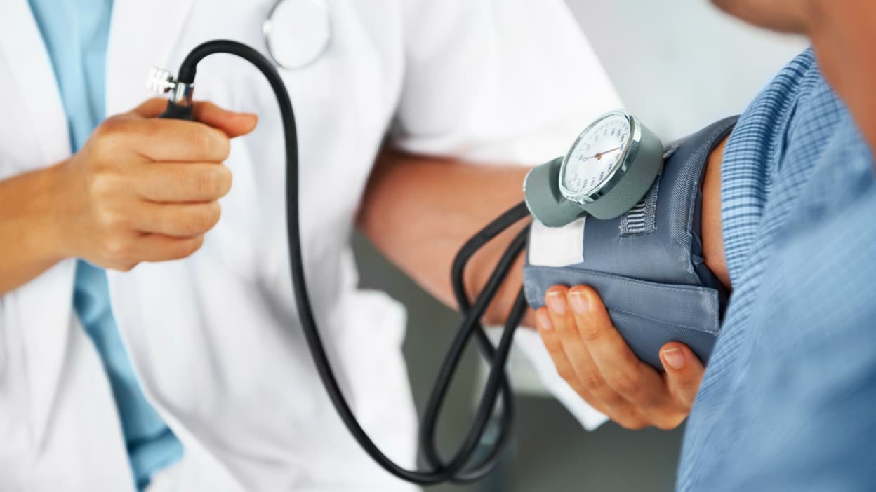 TRAVAILLER MOINS POUR GAGNER PLUS: DE PLUS EN PLUS DE MÉDECINS PRATIQUENT LES DÉPASSEMENTS D'HONORAIRES QUI ONT ATTEINT 4,3 MILLIARDS D'EUROS EN 2024