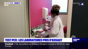Test PCR : les laboratoires pris d'assaut