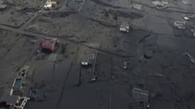 La Palma: de nouvelles images de drone montrent une ile recouverte par la cendre, après trois mois d'éruption