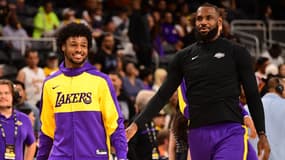 Bronny James et LeBron James lors du match de pré-saison NBA entre les Los Angeles Lakers les Phoenix Suns - 06/10/2024