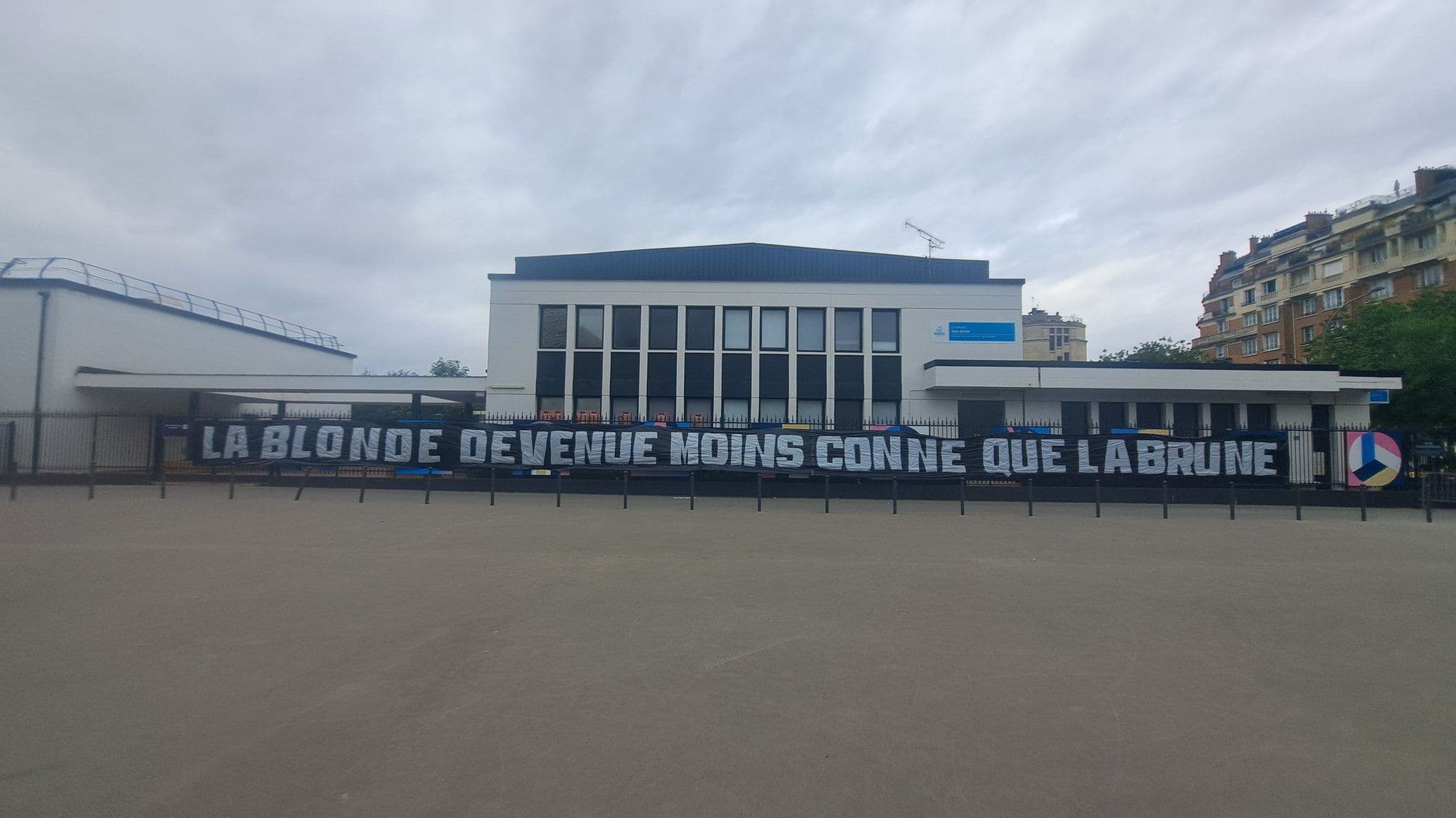 La banderole incendiaire du CUP pour Vincent Labrune.