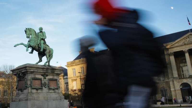 A Rouen, la statue de Napoléon bientôt remplacée par celle de Gisèle Halimi?