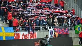Les supporters du PSG à Reims le 2 mars 2013