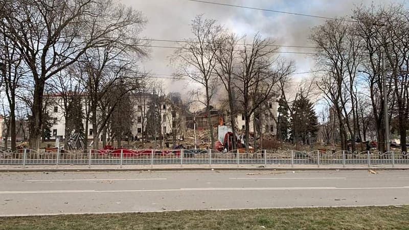 Théâtre de Marioupol bombardé: un blessé grave mais pas de morts, selon un premier bilan