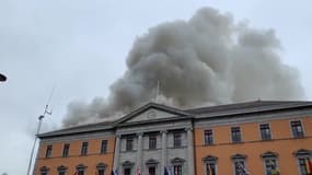 Violent incendie à la mairie d'Annecy_3 - Témoins BFMTV