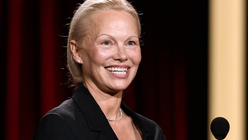 Regarder la vidéo Pamela Anderson révèle avoir 