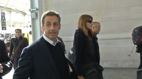 Nicolas Sarkozy, samedi midi, à Paris, avec sa compagne Carla Bruni.