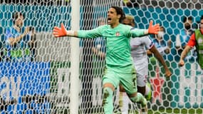 Yann Sommer après avoir arrêté le penalty de Kylian Mbappé lors du huitième de finale de l'Euro entre la France et la Suisse, le 28 juin