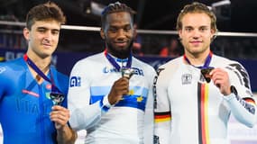 Melvin Landerneau (au centre) champion d'Europe du kilomètre à Munich, le 15 août 2022