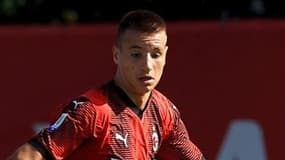Francesco Camarda avec les jeunes de l'AC Milan en octobre 2023