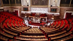 Le PS et ses alliés -les radicaux de gauche et le Mouvement républicain et citoyen- pourraient obtenir à eux seuls la majorité absolue à l'Assemblée nationale à l'issue du second tour des élections législatives dimanche, selon un sondage Ipsos-Logica Busi