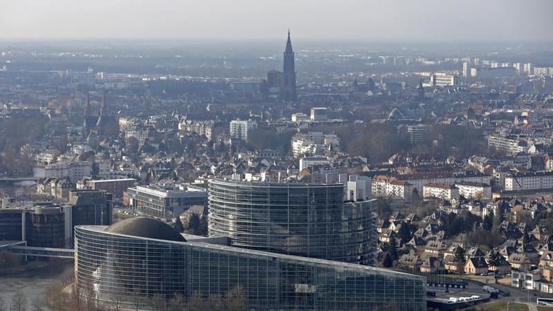 Vue de Strasbourg. Les trois quarts des électeurs alsaciens se prononceraient pour la fusion de leur région et de ses deux départements en une collectivité unique lors du référendum prévu le 7 avril, indique un sondage publié jeudi par les quotidiens Les