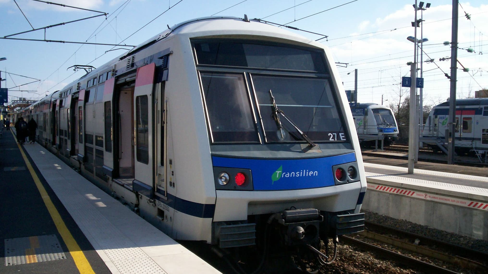 Seine-et-Marne: une bagarre éclate dans le RER E, quatre personnes ...