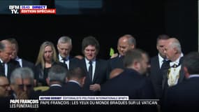 Obsèques du pape François: Javier Milei vient d'arriver sur la place Saint-Pierre au Vatican 
