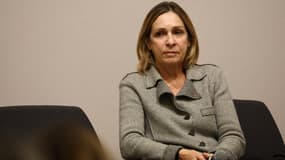 La médecin légiste et pédiatre Caroline Rey-Salmon assiste à une conférence de presse pour présenter la feuille de route et les nouveaux responsables de la Ciivise, commission créée par le gouvernement pour la protection des victimes d'abus sexuels, à Paris, le 5 février 2024.