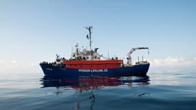 Le navire de l'ONG Lifeline, transportant plus de 230 migrants, le 21 juin 2018. 
