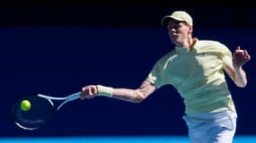 Jannik Sinner à l'entraînement à l'Open d'Australie le 10 janvier 2025.