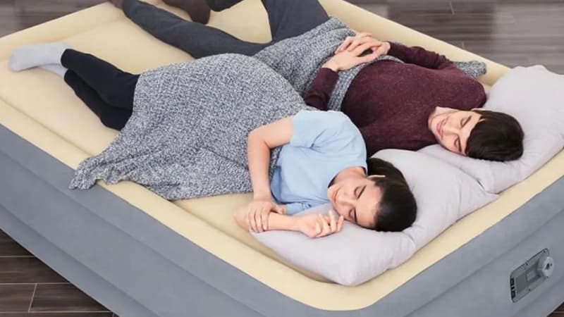 Ce matelas gonflable hyper confort est à prix avantageux en passant par ce site web