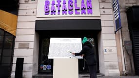 Hommage aux victimes des attentats devant le Bataclan, le 13 novembre 2024