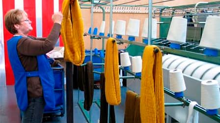 Un mois après une convention très controversée sur la laïcité, l'UMP a débattu mardi d'un sujet plus consensuel, les PME et l'emploi, en prenant bien soin d'éviter les sujets qui divisent ses rangs comme le temps de travail ou le financement de la protect