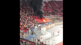 Les premières flammes brûlent dans les tribunes de l'Estadio Nacional, dimanche 11 février 2024