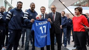 Emmanuel Macron à la Maison du handball